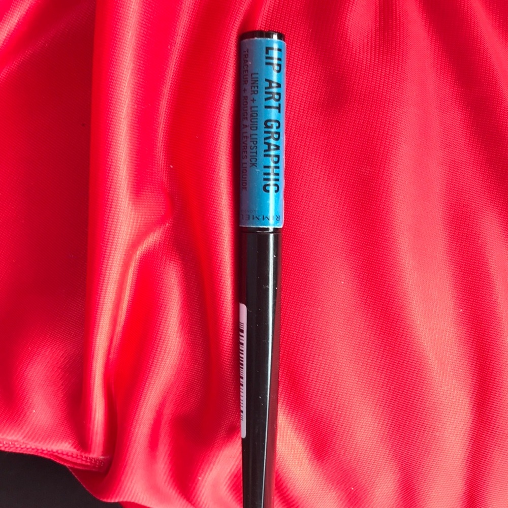 Rimmel’s #850 “Tag Me” Lip art graphic